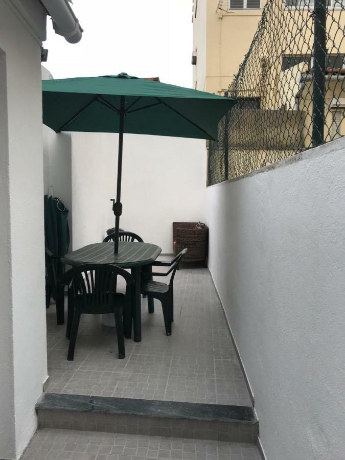 Ferienwohnung Corner House Trafaria Exterior foto