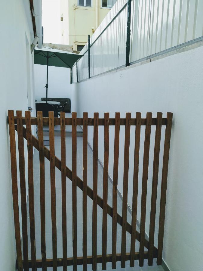Ferienwohnung Corner House Trafaria Exterior foto